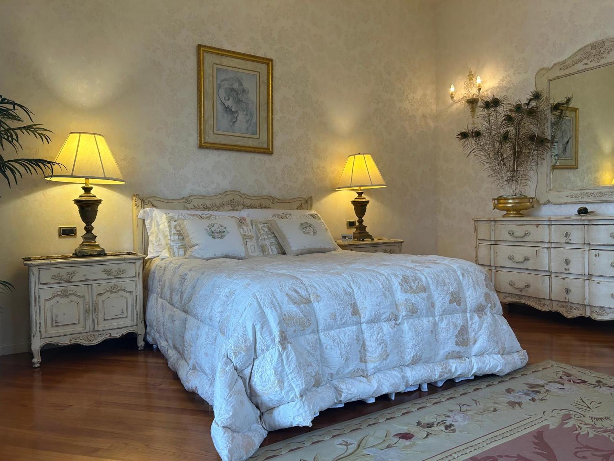 Villa Castiglioni Luxury Apartment ลาโญ ภายนอก รูปภาพ