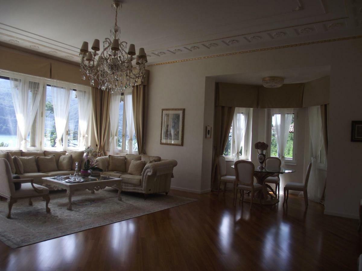 Villa Castiglioni Luxury Apartment ลาโญ ภายนอก รูปภาพ